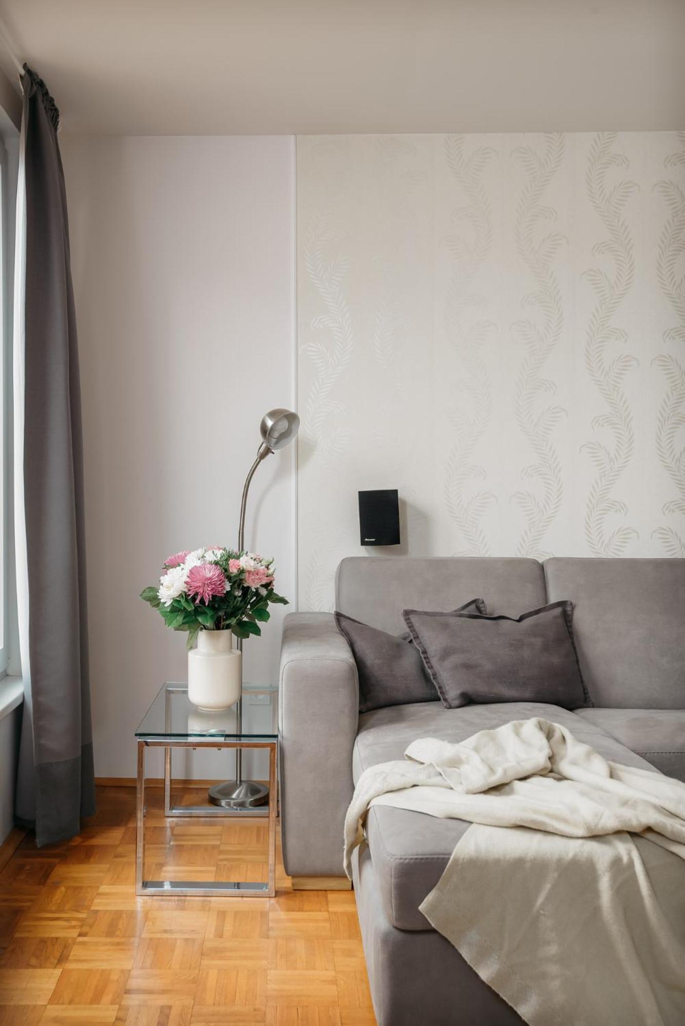 Roy 2 Bdr Apartment With Prague Castle View, Parking & Ac Luaran gambar