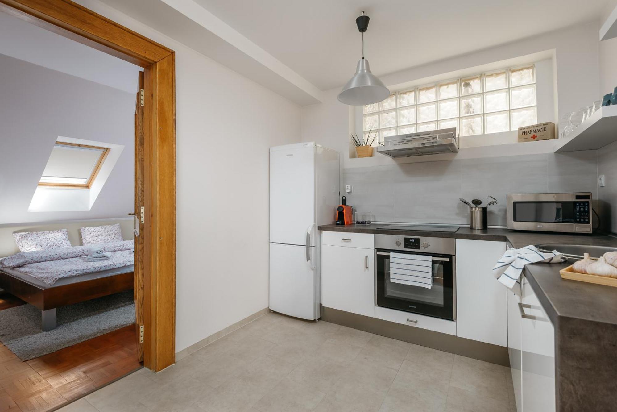Roy 2 Bdr Apartment With Prague Castle View, Parking & Ac Luaran gambar