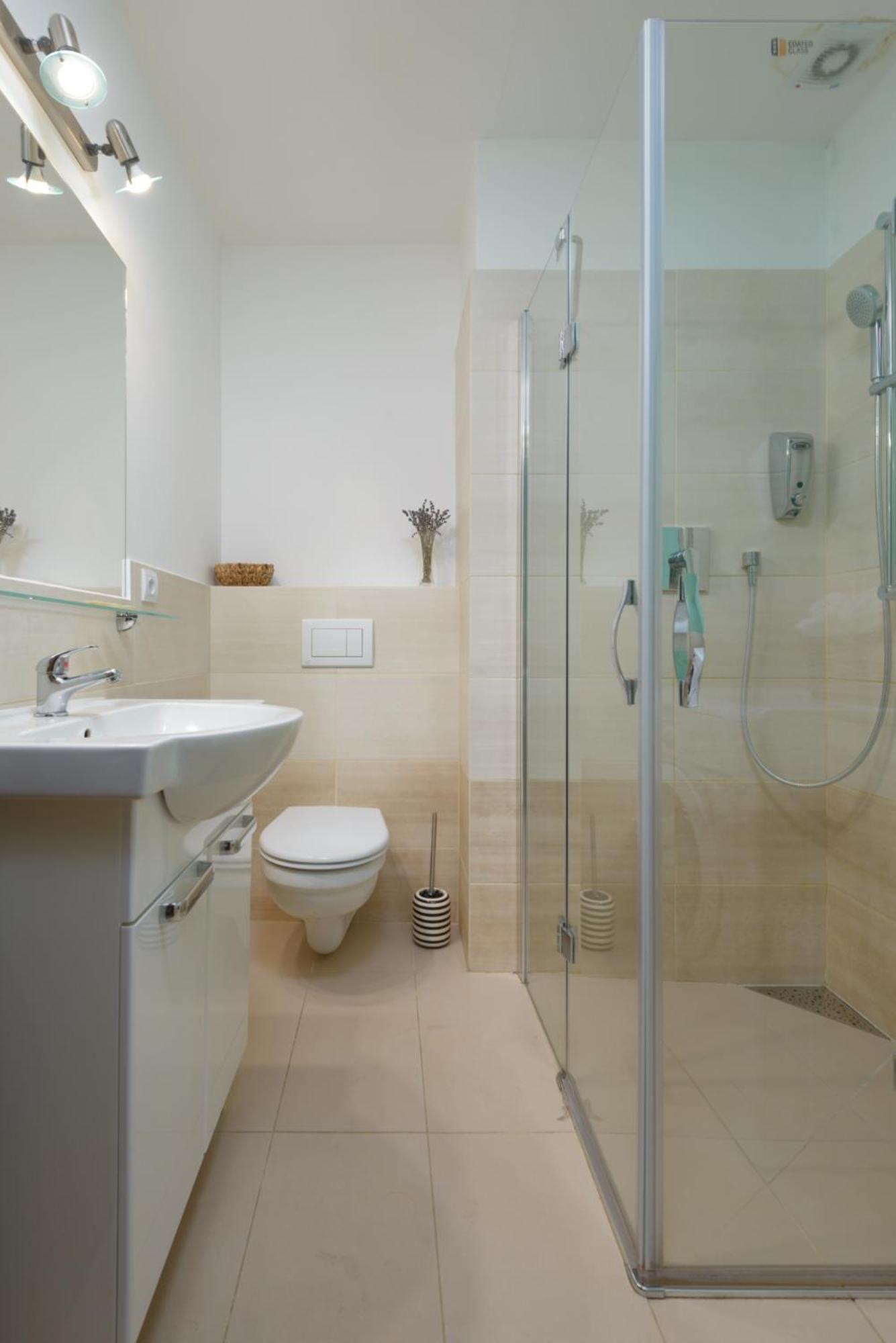 Roy 2 Bdr Apartment With Prague Castle View, Parking & Ac Luaran gambar