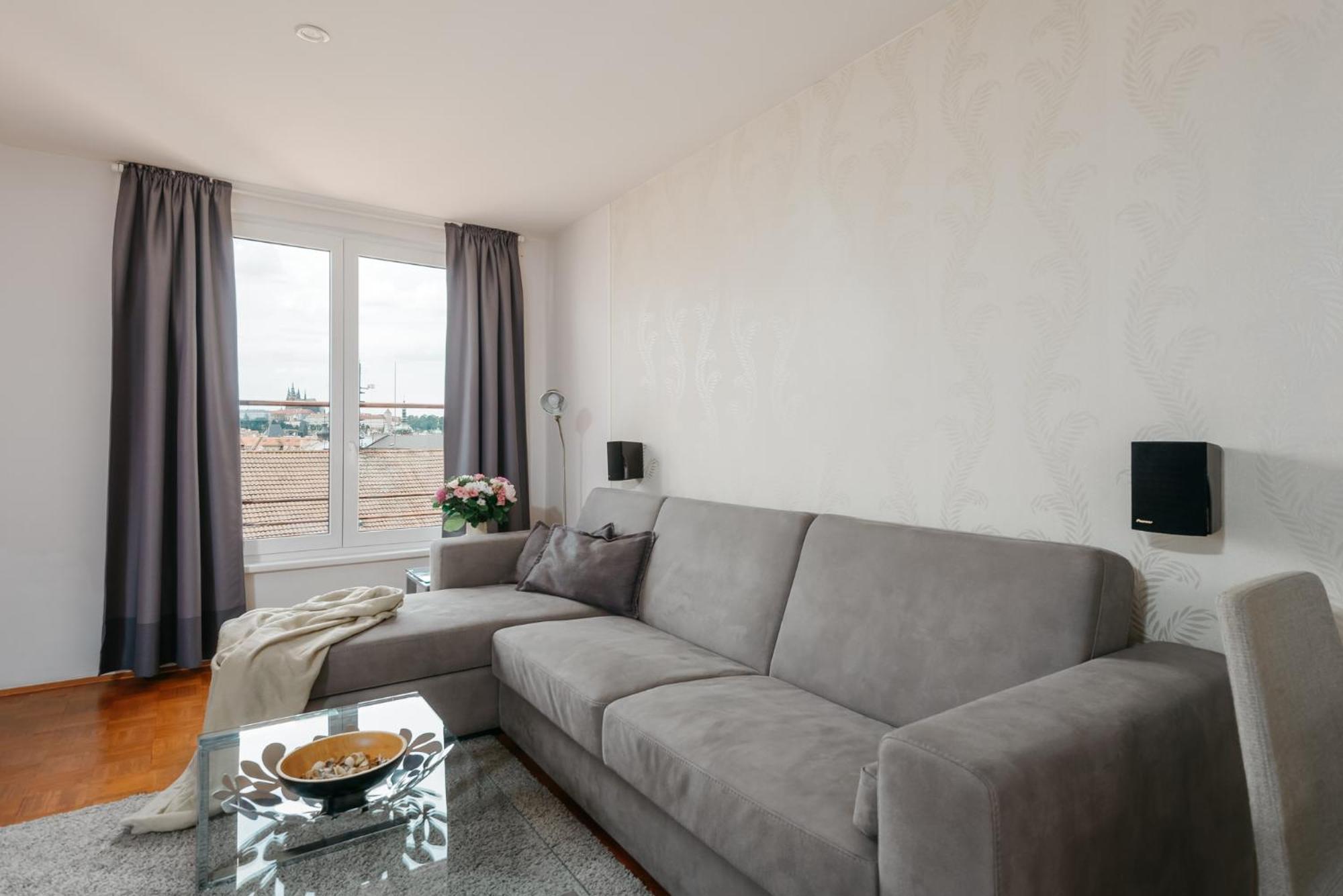 Roy 2 Bdr Apartment With Prague Castle View, Parking & Ac Luaran gambar
