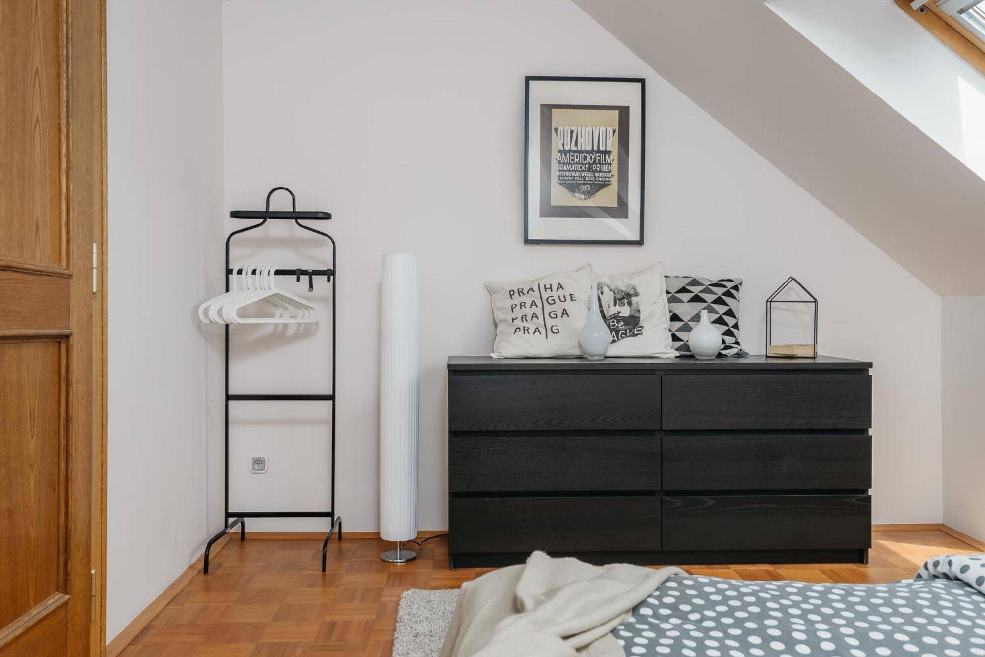 Roy 2 Bdr Apartment With Prague Castle View, Parking & Ac Luaran gambar